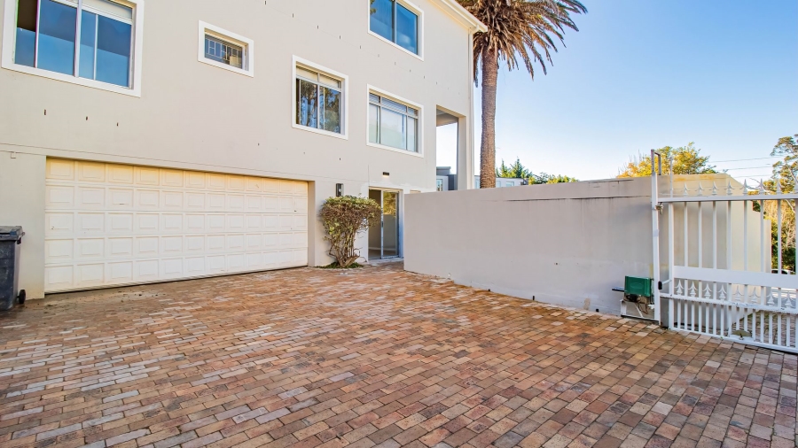 To Let 1 Bedroom Property for Rent in Bishopscourt Western Cape